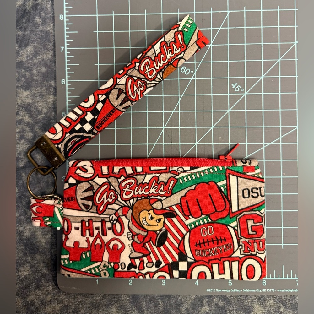 Ohio State Buckeyes Red Wristlet Clutch - Picture 3 of 4